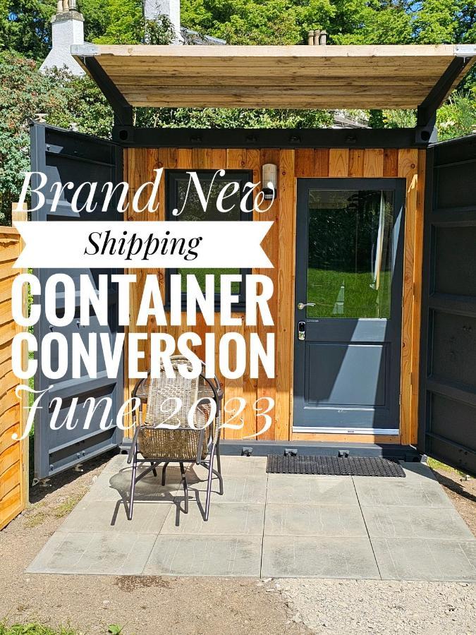 A Unique Experience In A Converted Shipping Containers, Glamness Is Adults Only Inverness Oda fotoğraf